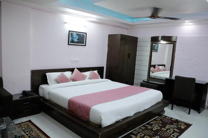 Room 2 of 6