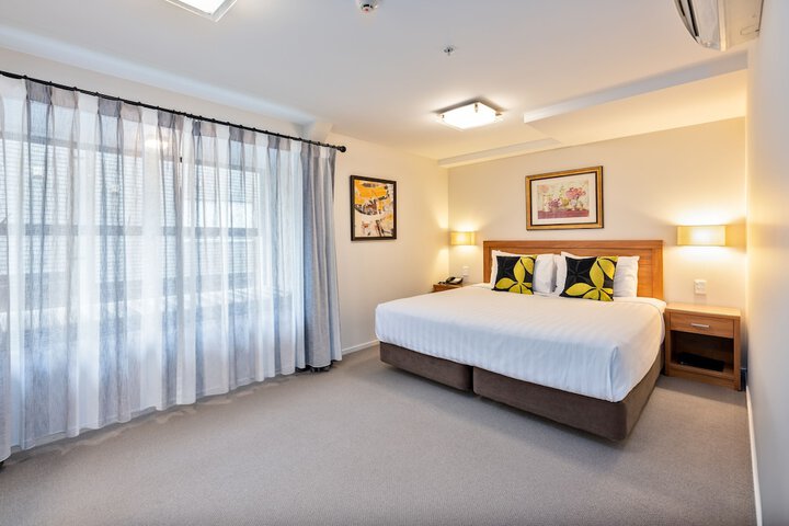 Room 33 of 70