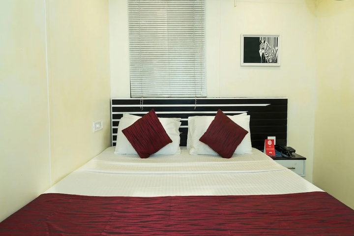 Room 6 of 11