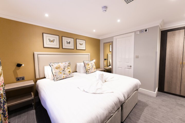 Room 3 of 55