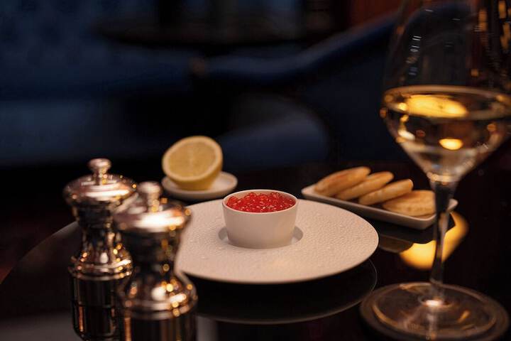 Lounge 92 of 113