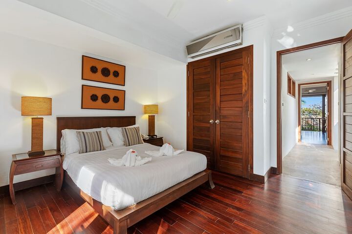 Room 15 of 28