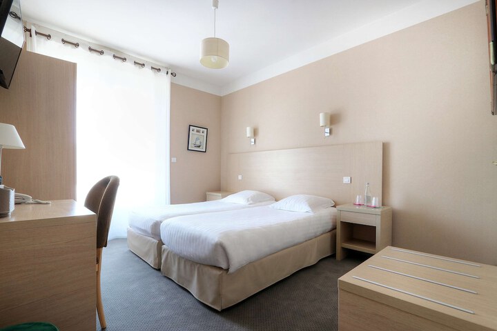 Room 10 of 63
