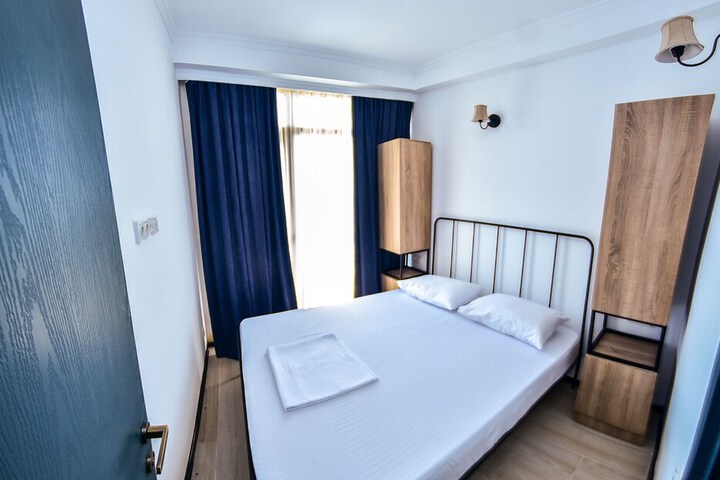 Room 14 of 42