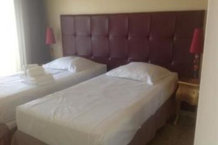 Room 6 of 20