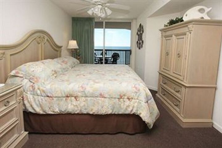 Room 11 of 36