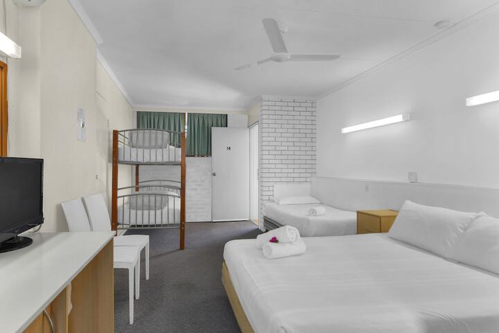 Room 4 of 47