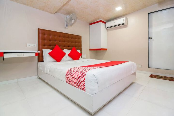 OYO 7407 Hotel Blue Sea