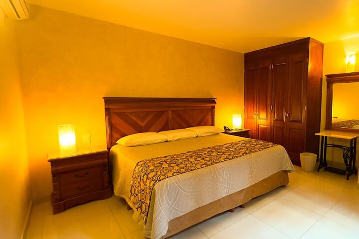 Room 4 of 23