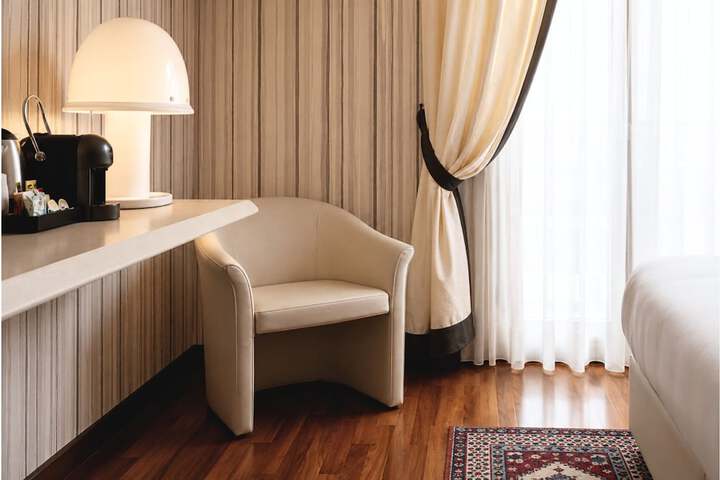 Room 37 of 65