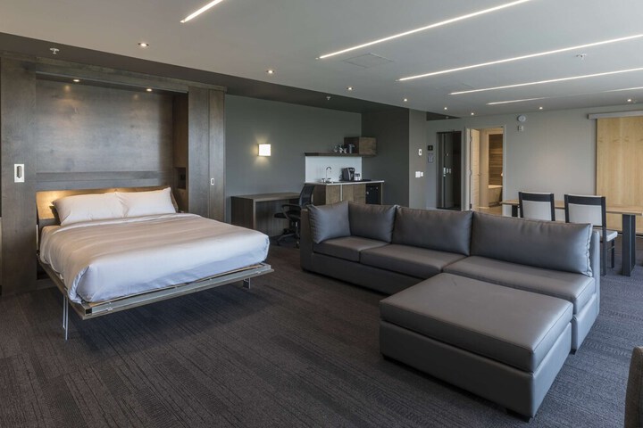 Room 45 of 104