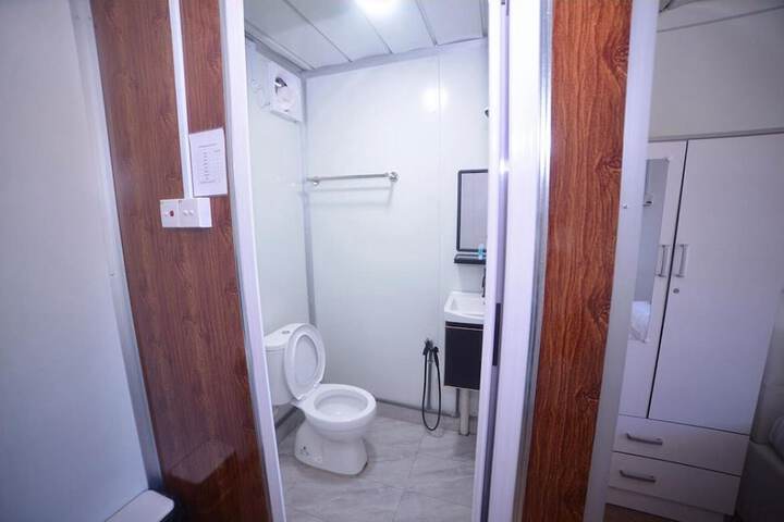 Room 16 of 31