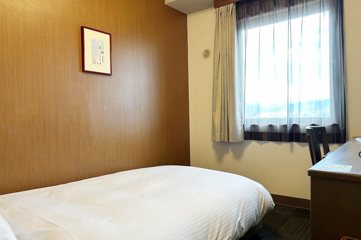 Room 4 of 23