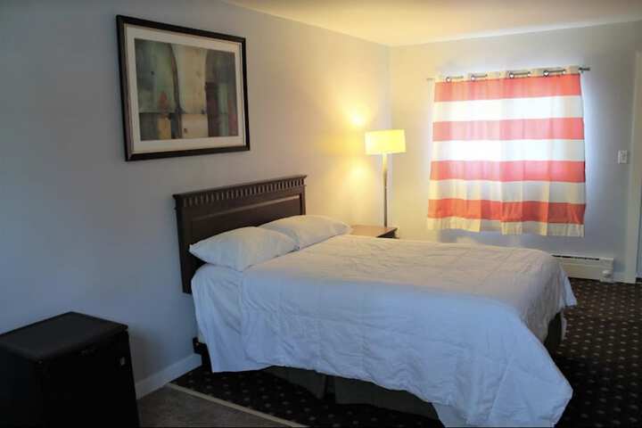 Room 5 of 18