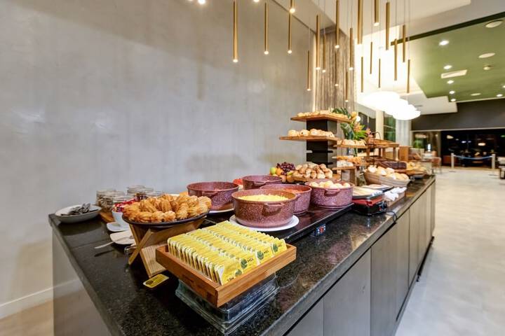 Breakfast/Coffee Service 93 of 108