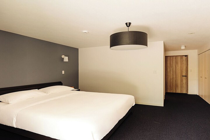 Room 27 of 57