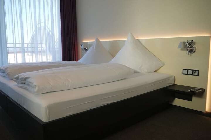 Room 9 of 46