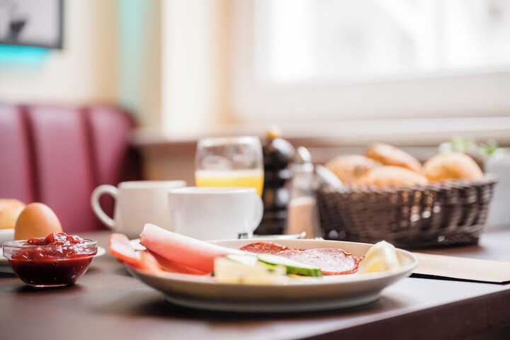 Breakfast/Coffee Service 101 of 130