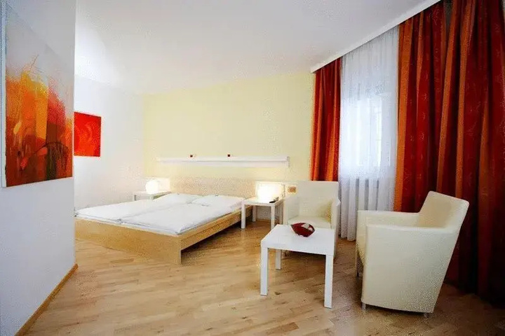 Room 3 of 24
