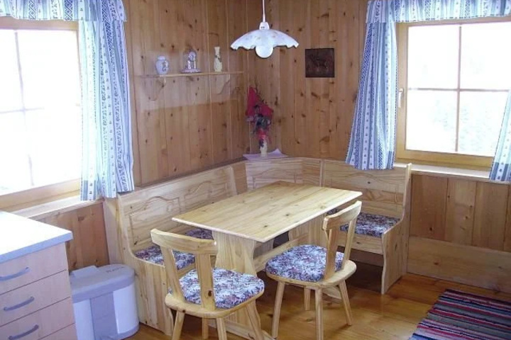 Room 4 of 6