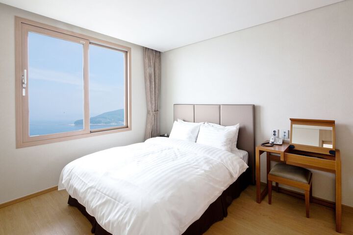 Room 2 of 101
