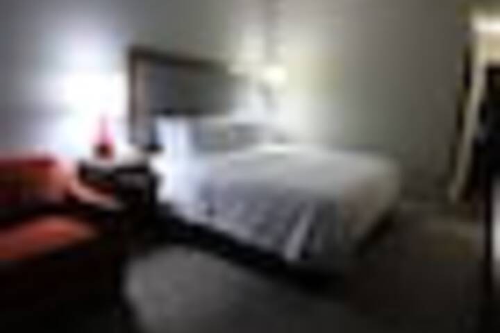 Room 32 of 105