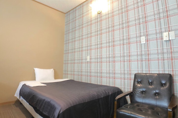 Room 8 of 79