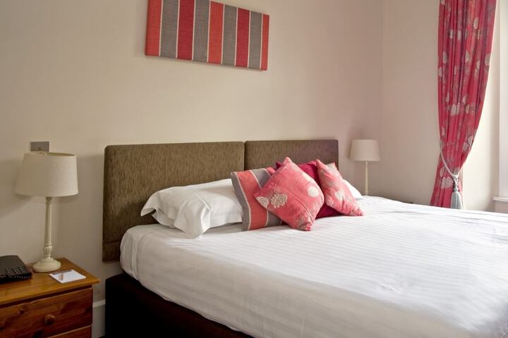 Room 10 of 35