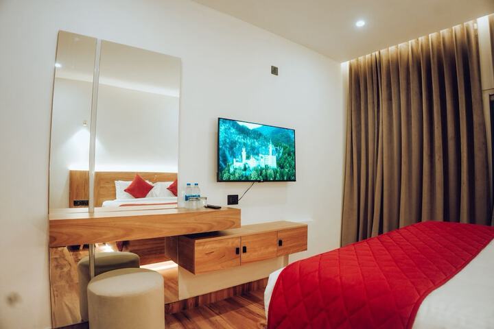 Room 11 of 19