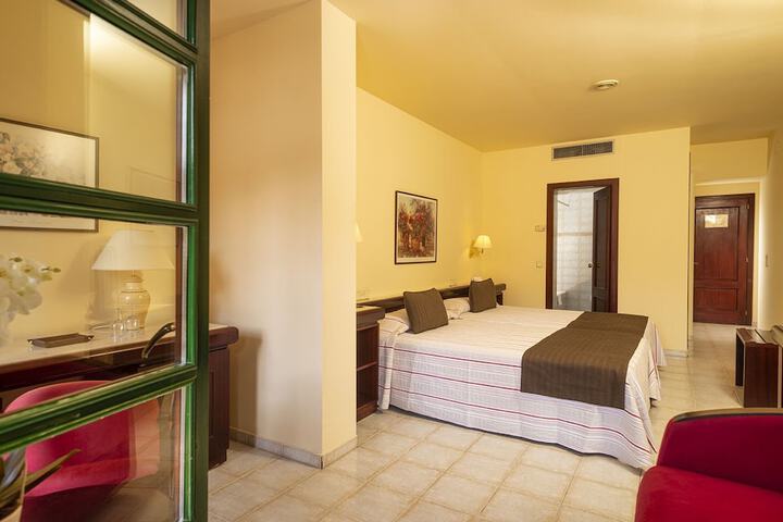 Room 10 of 52