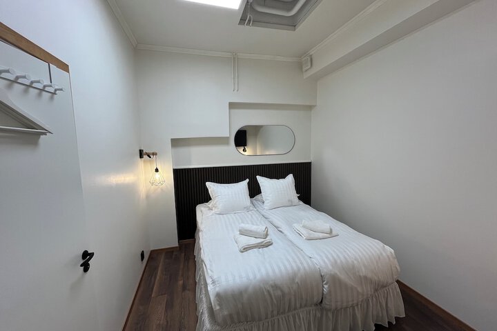Room 14 of 27