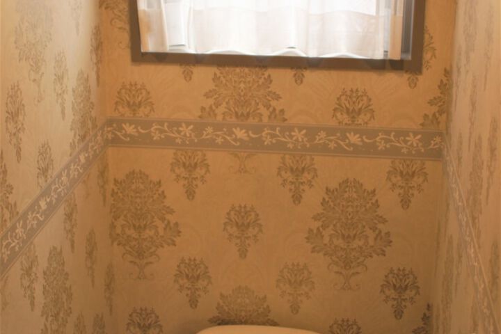 Room 42 of 103