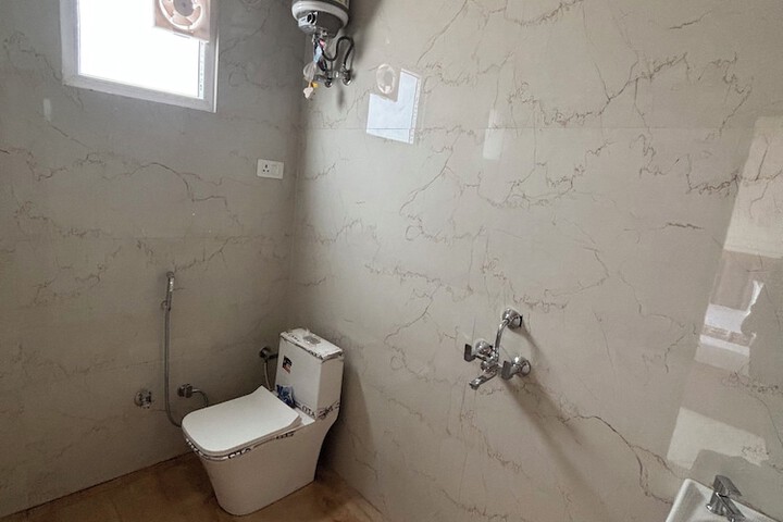 Room 11 of 18