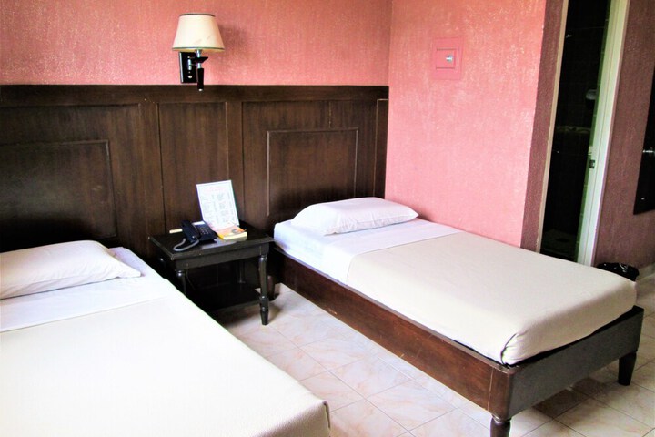 Room 7 of 35