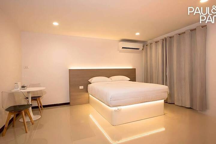 Room 27 of 78