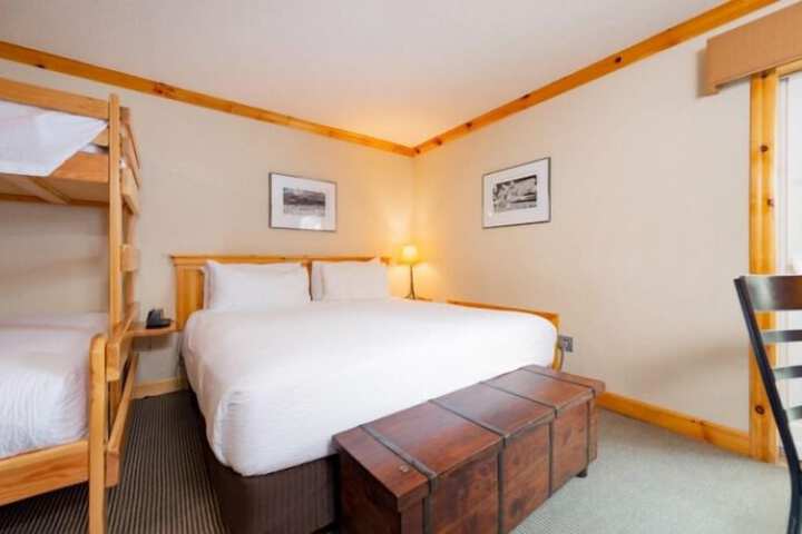 Room 2 of 40