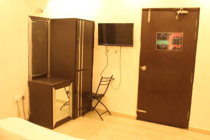 Room 2 of 15