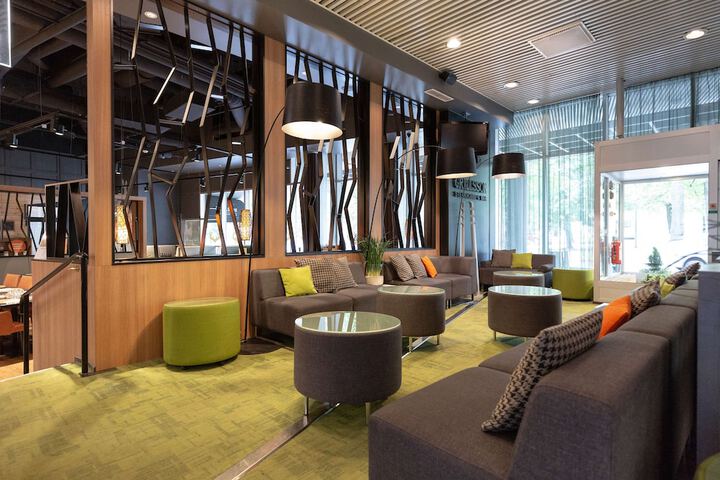 Guest Lobby