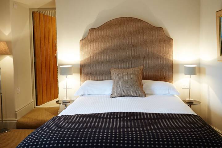 Room 9 of 39
