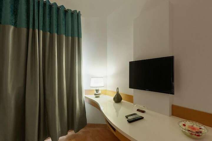 Room 18 of 20