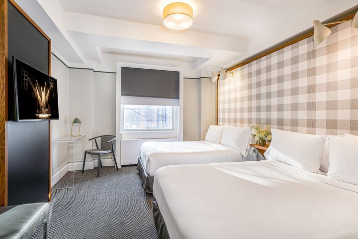 Standard Room, King or Two Doubles (1 of 14)