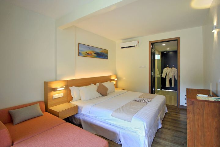 Room 8 of 75