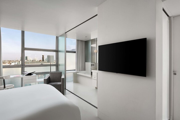 Room 60 of 193