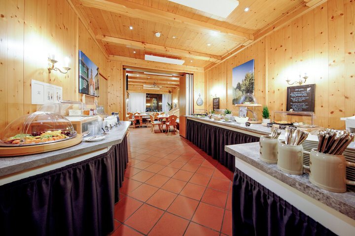 Breakfast/Coffee Service 28 of 35