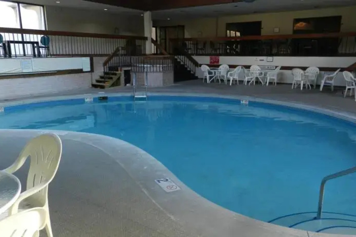 Pool 6 of 9
