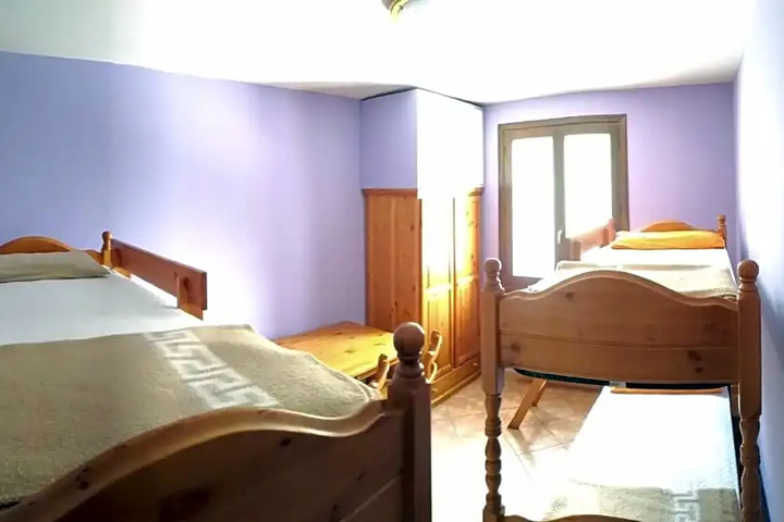 Room 2 of 13