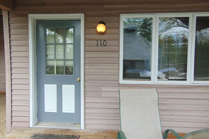 Room 3 of 324