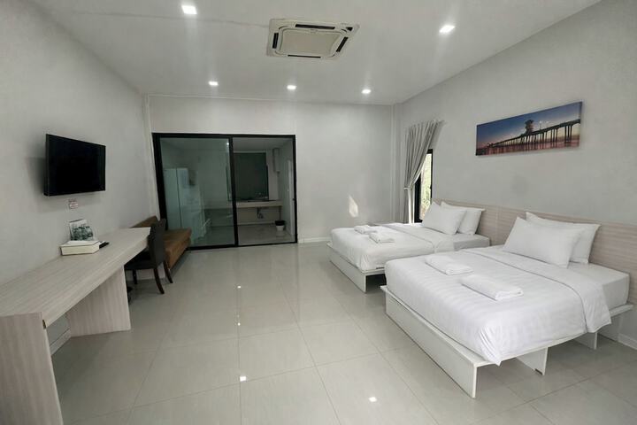 Room 7 of 34