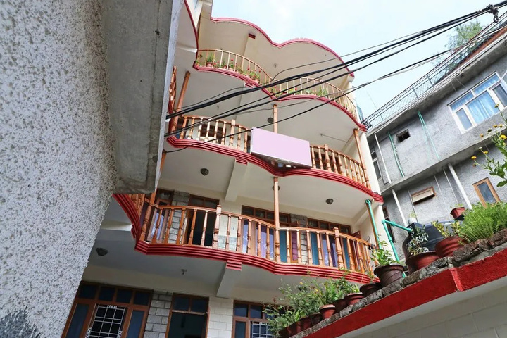 Oyo 13710 Home Cozy 2Bhk Aleo Manali