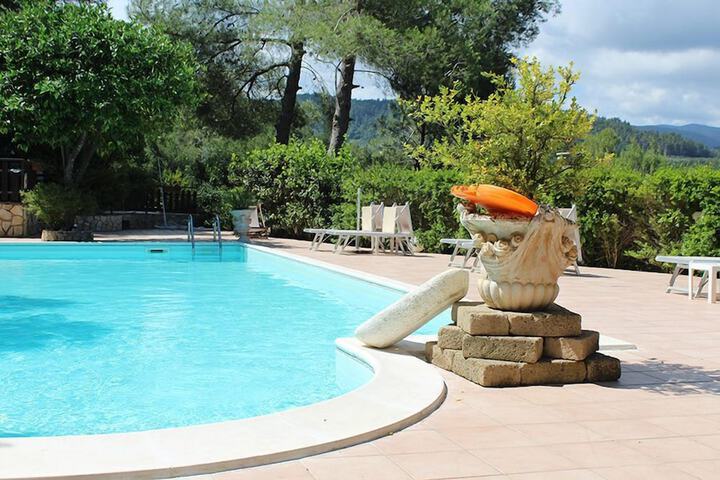 Pool 35 of 61